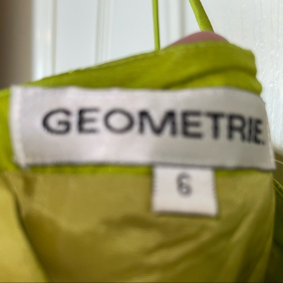 Stunning lime green dress by geometry size 6 like new - Picture 8 of 8